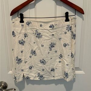 American Eagle White Blue Floral Mini Skirt Size M